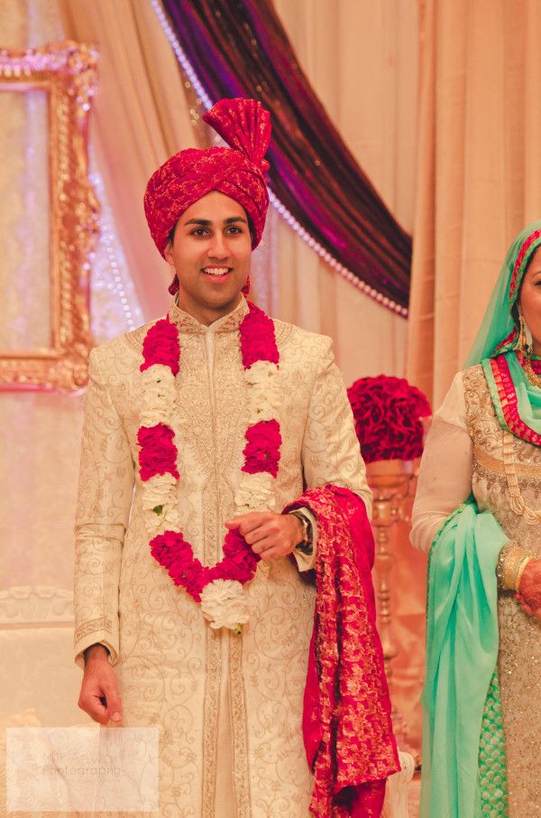 A Pakistani Wedding With A Gorgeous Bride Safa And Sm Wedmegood