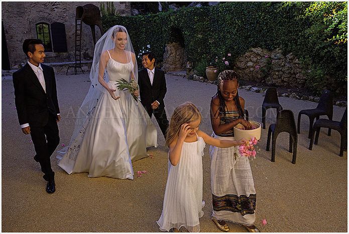 Inside Angelina Jolie and Brad Pitt's Wedding at Chateau ...