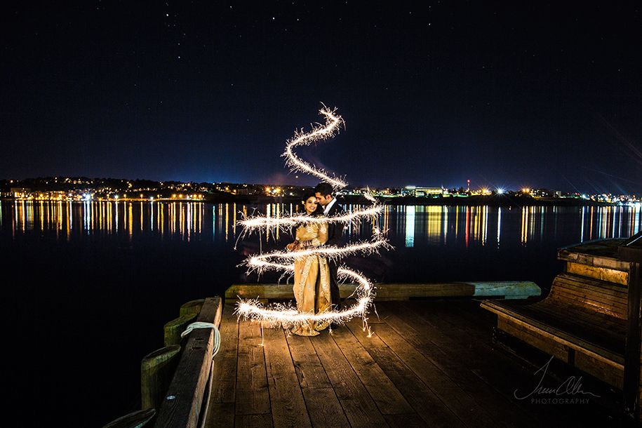 sparklers-pre-wedding-shoot