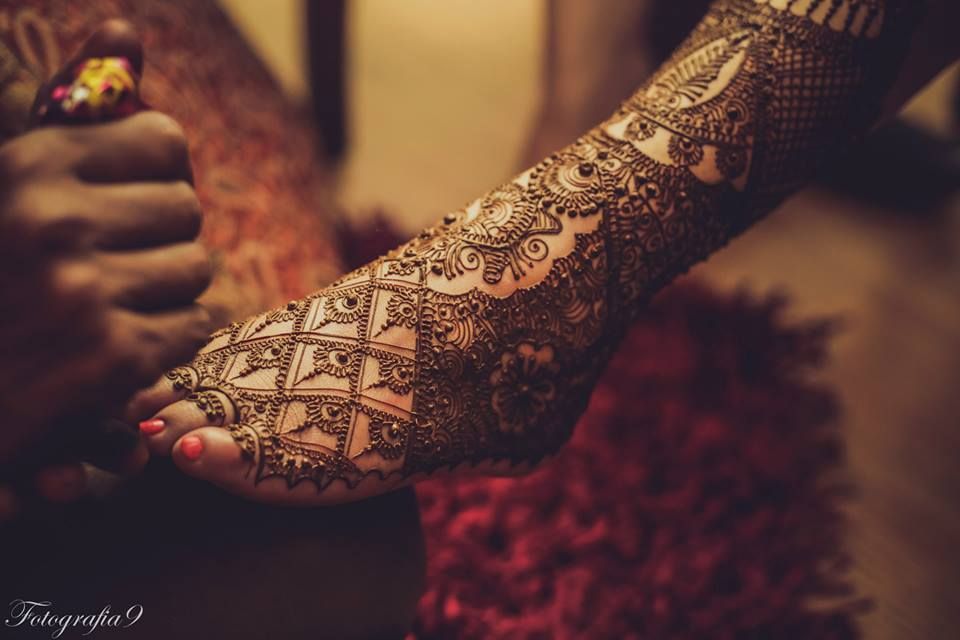 A Delhi wedding  with an Office ial love story WedMeGood