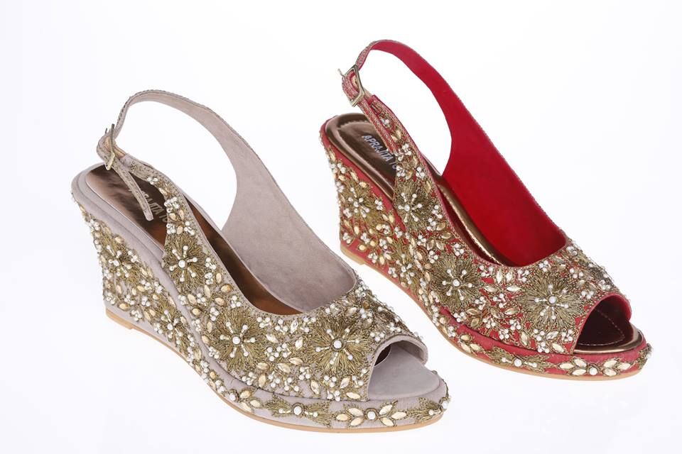 What is the best dealer for wholesale women's footwear in Delhi for  wholesale trading? - Quora