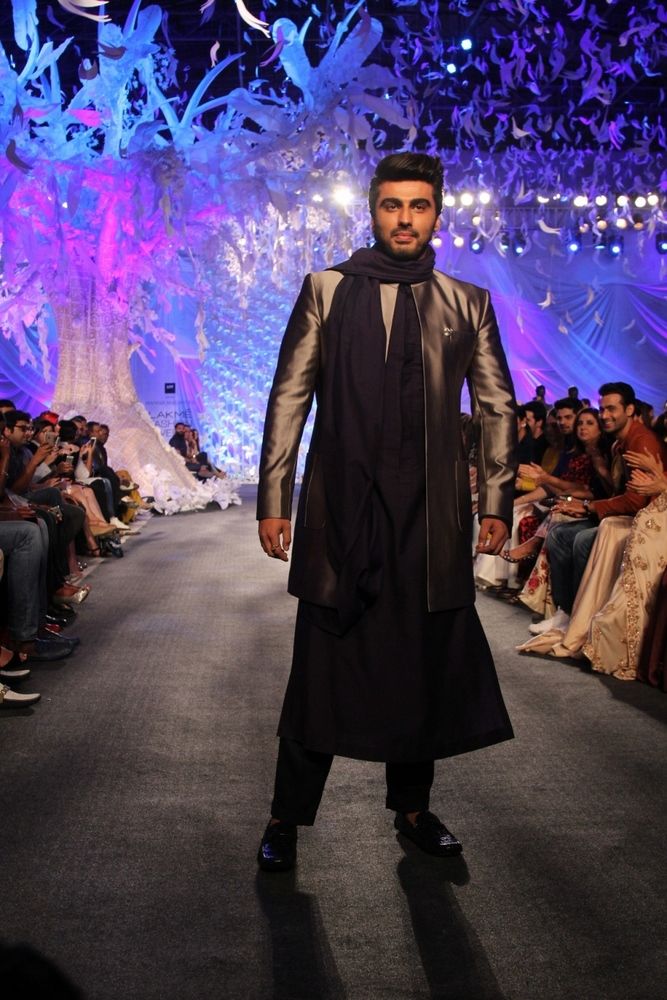 Arjun Kapoor in Manish Malhotra's ELEMENTS Collection_LFW