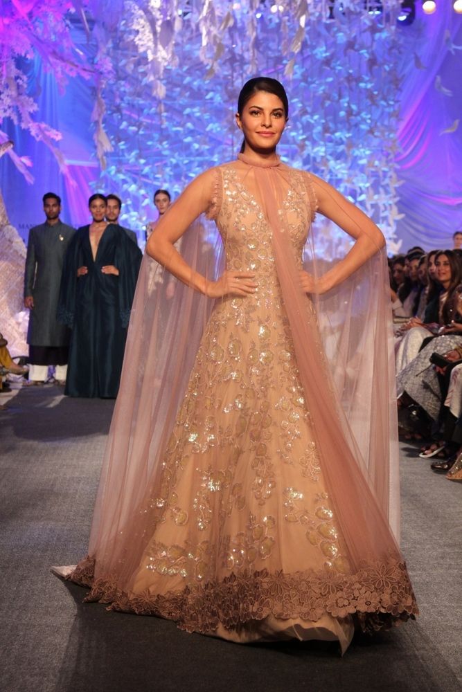 Jacqueline Fernandez in Manish Malhotra's ELEMENTS_LFW