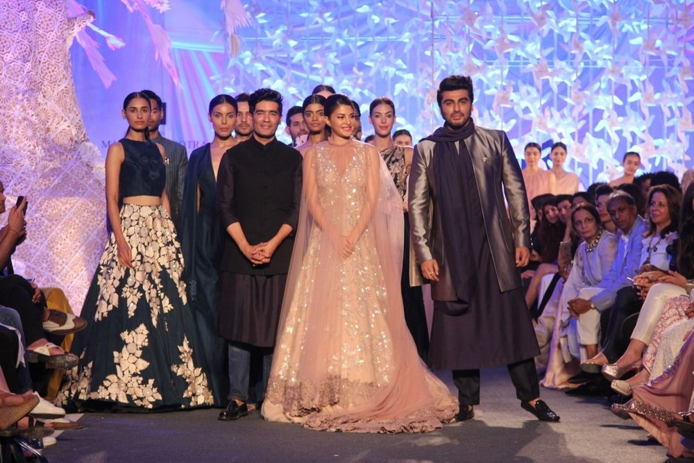 (L-R) Manish Malhotra, Jacqueline Fernandez,Arjun Kapoor in Manish Malhotra's ELEMENTS Collection