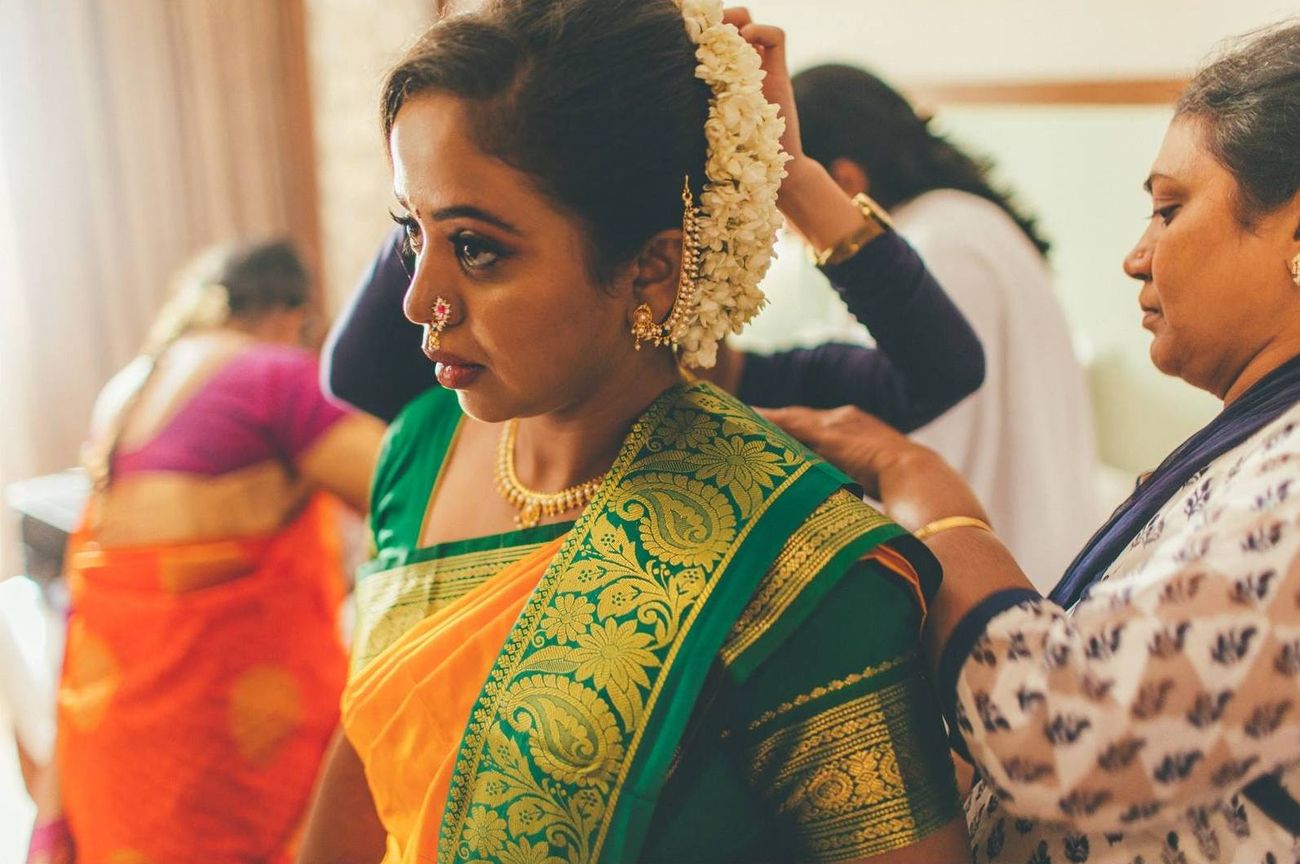 simple-marathi-wedding-in-bangalore-with-lots-of-sunshine-marigolds