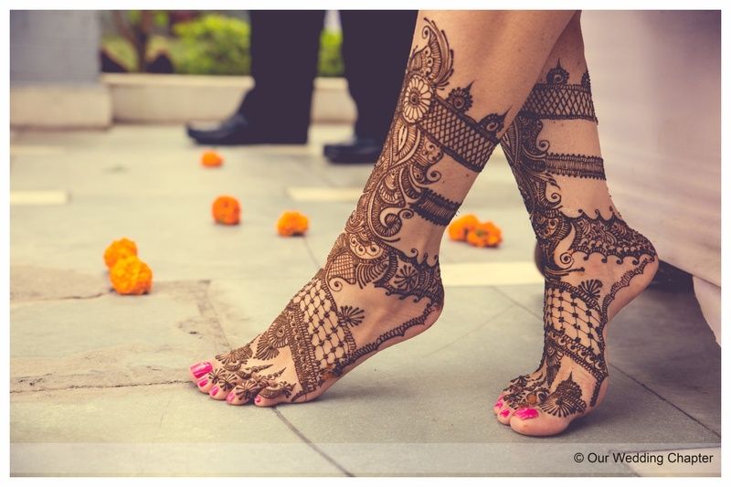 gladiator chappal design for mehendi on feet