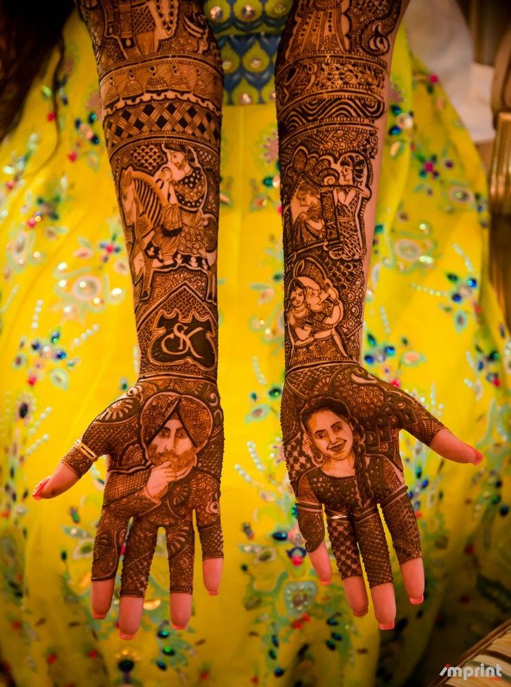 personalised bride and groom portrait on mehendi