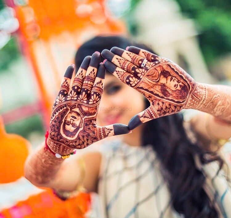 bridal portrait on mehndi design