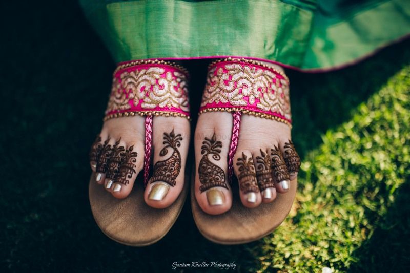 mehendi only on toes