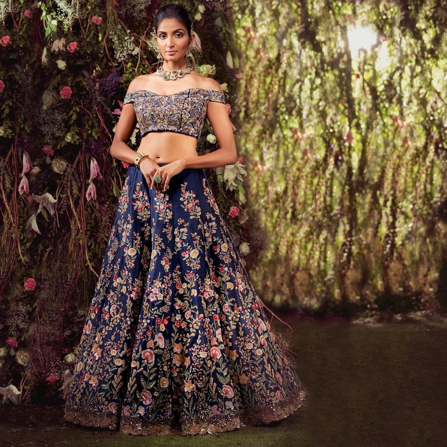 30+ Lehenga Blouse Designs 2019 Trending Now WedMeGood