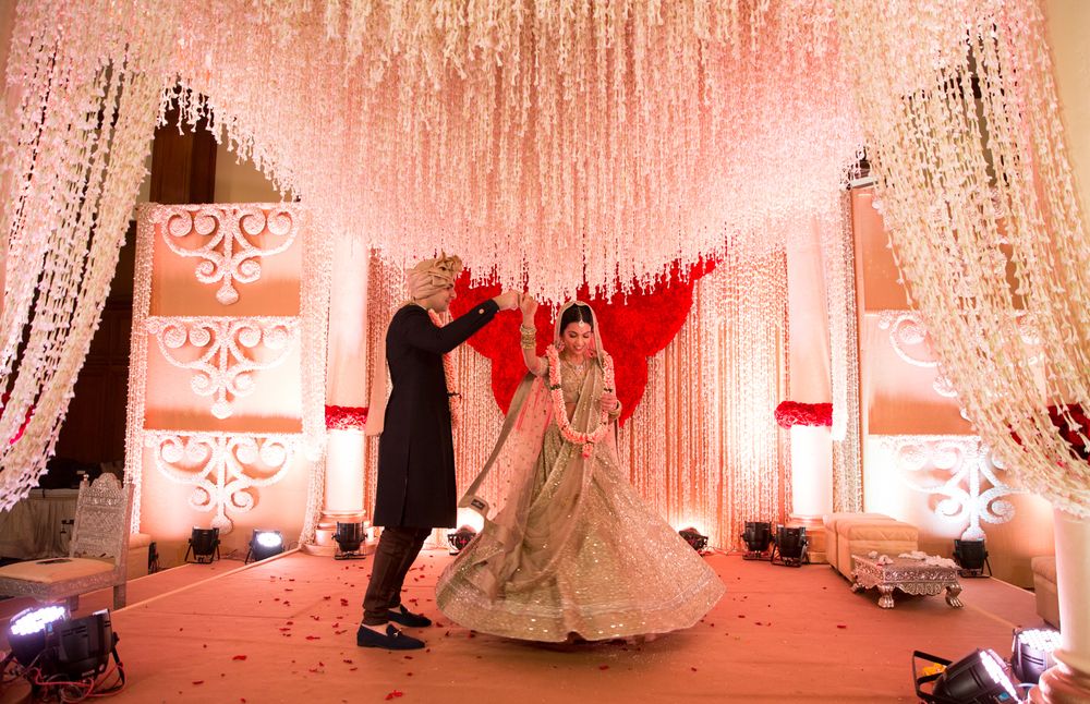 Stunning Kolkata Wedding With An Understated Bride And The Prettiest