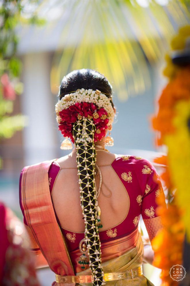 We Are Literally Drooling Over These 20 Different Ways To Wear A Gajra For Your Wedding Wedmegood 