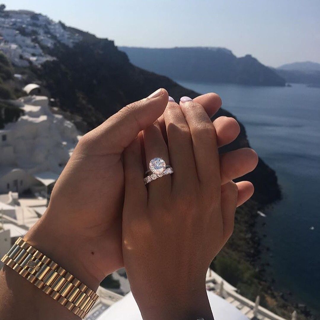 Meet The Engagement Ring That's Viral On Instagram! | WedMeGood