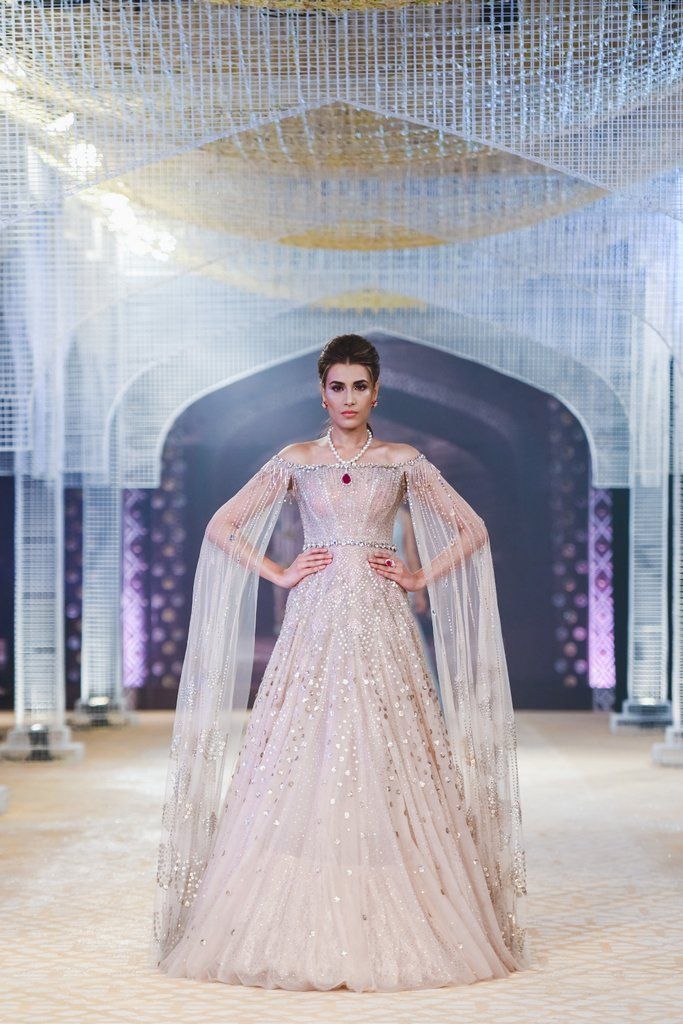 All That We Loved From Tarun Tahiliani's Opening Show At The Indian ...
