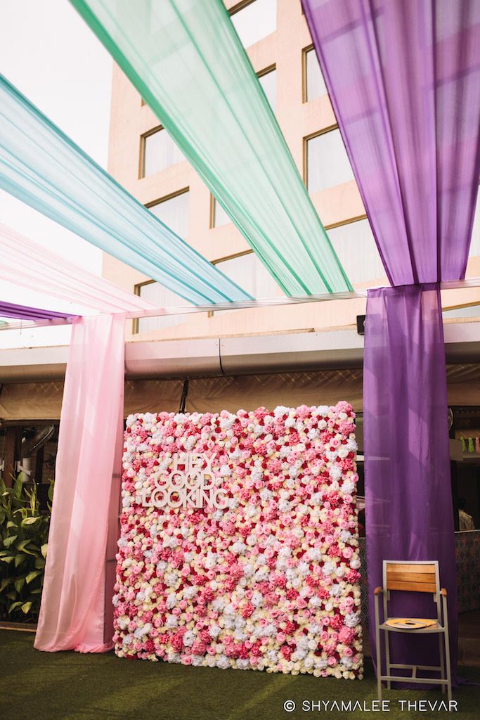 Interesting New Photobooth Setups and Props We Spotted! | WedMeGood