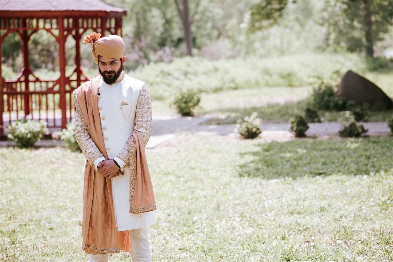 Gorgeous Nri Wedding With A Bride In Personalised Outfits Wedmegood 