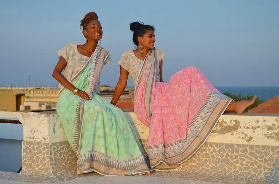 This Bride And Her Bridesmaids All Wore Mulmul Sarees Made From Useful 