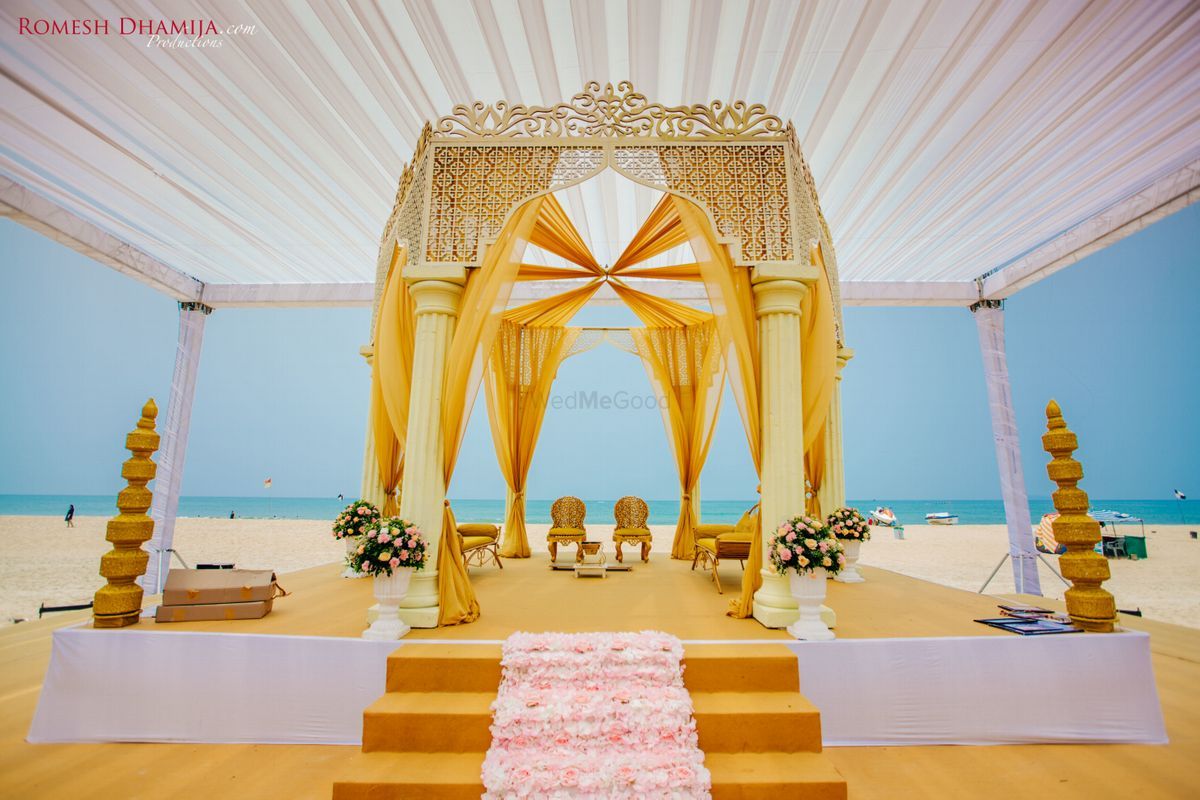 10+ Seaside Mandaps So Stunning That You Would Want To Marry On A Beach