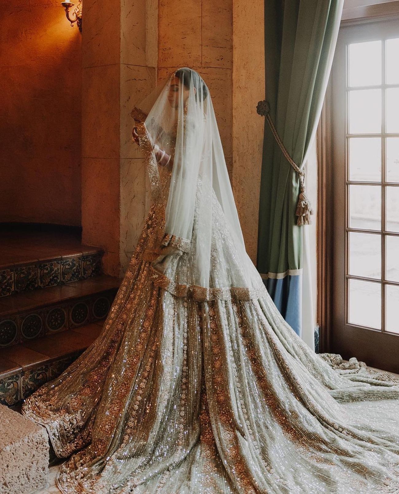 21 Bridal Veil Shots That Took Our Breath Away | WedMeGood