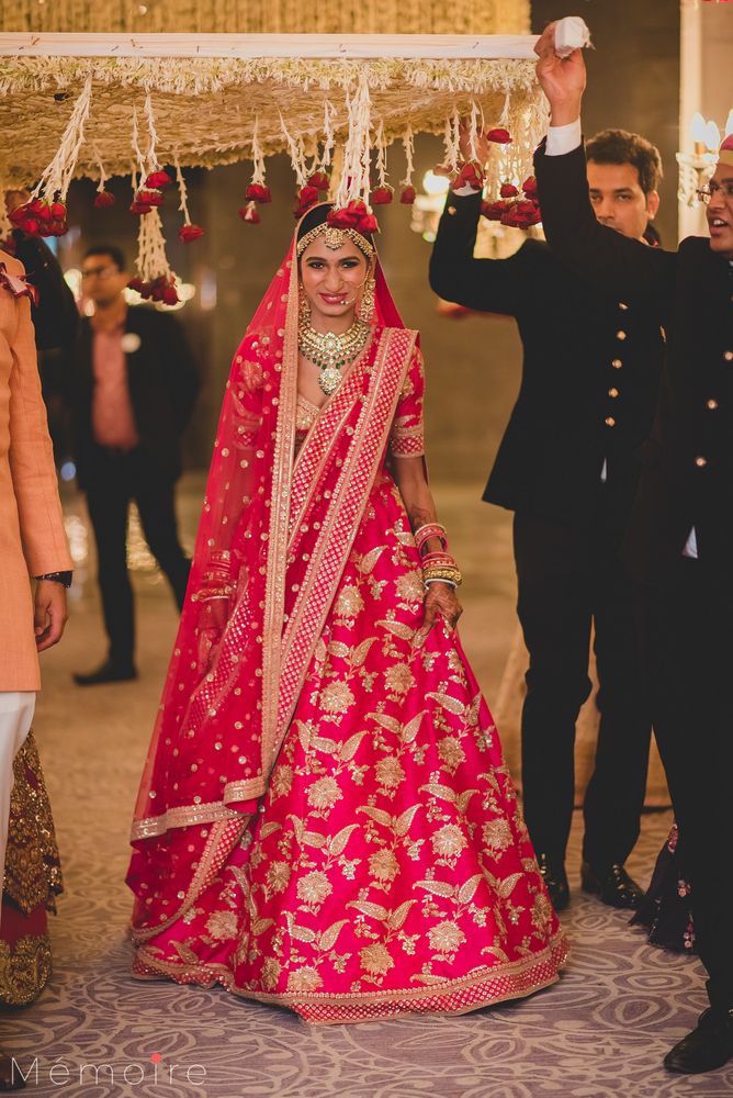 This Delhi Wedding Had The Most Stunning Decor And A Bride In A ...