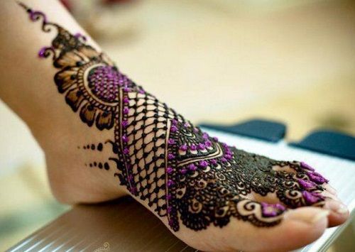 arabic mehndi with glitter for feet