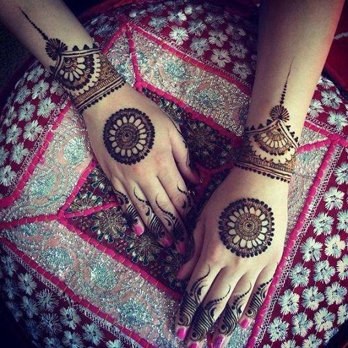 Beaded arabic mehndi design