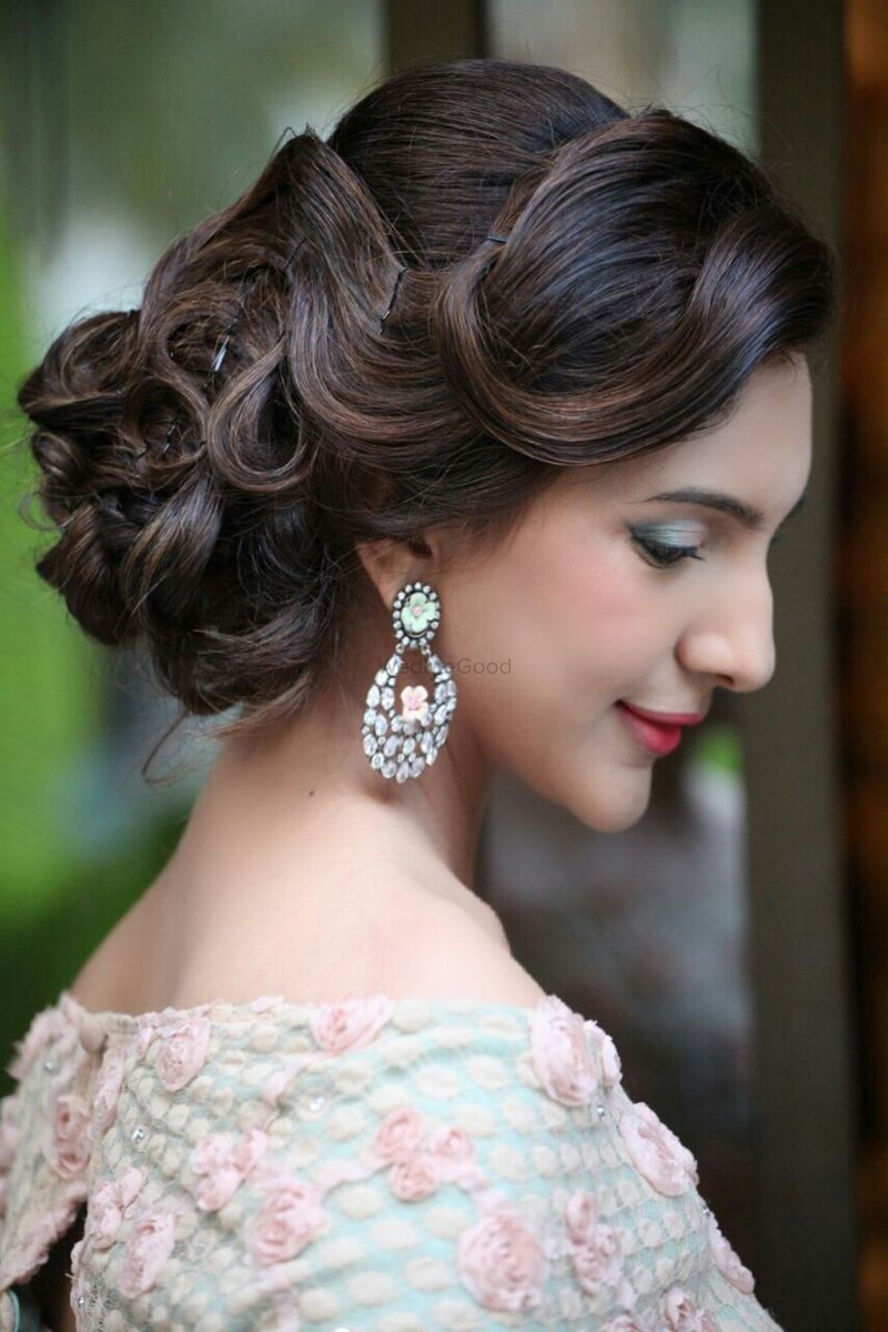 30 Engagement Hairstyles For Brides To Be Wedmegood