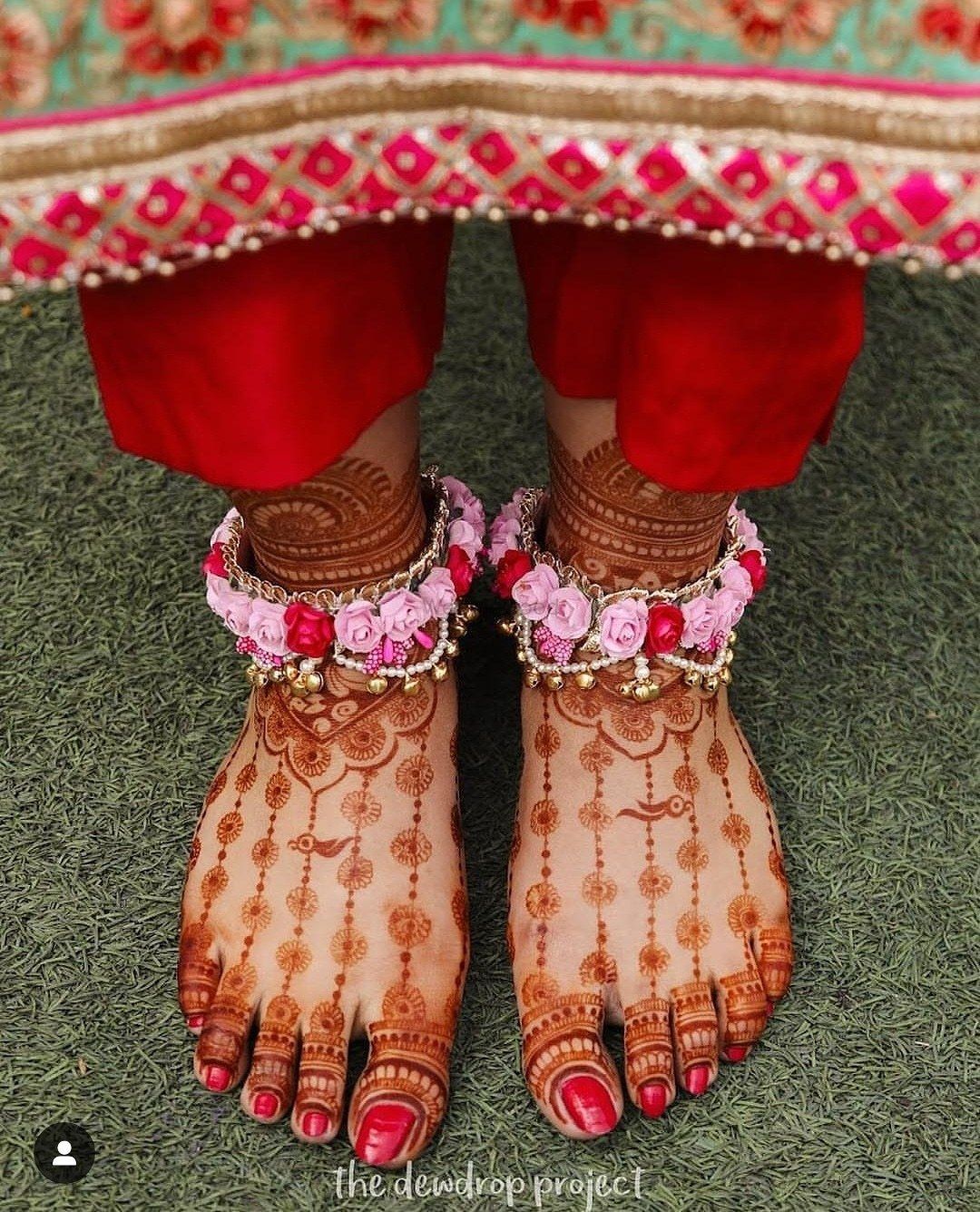 lace mehendi design on feet