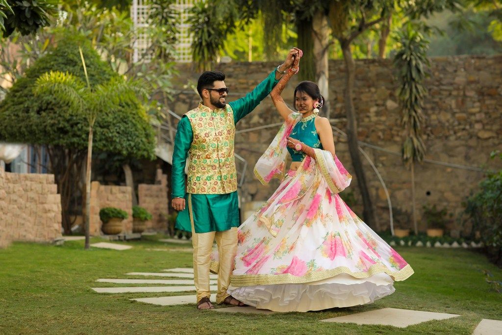 A Dreamy Udaipur Wedding & A Day Mehendi With A Pop Of Quirk & Colour ...