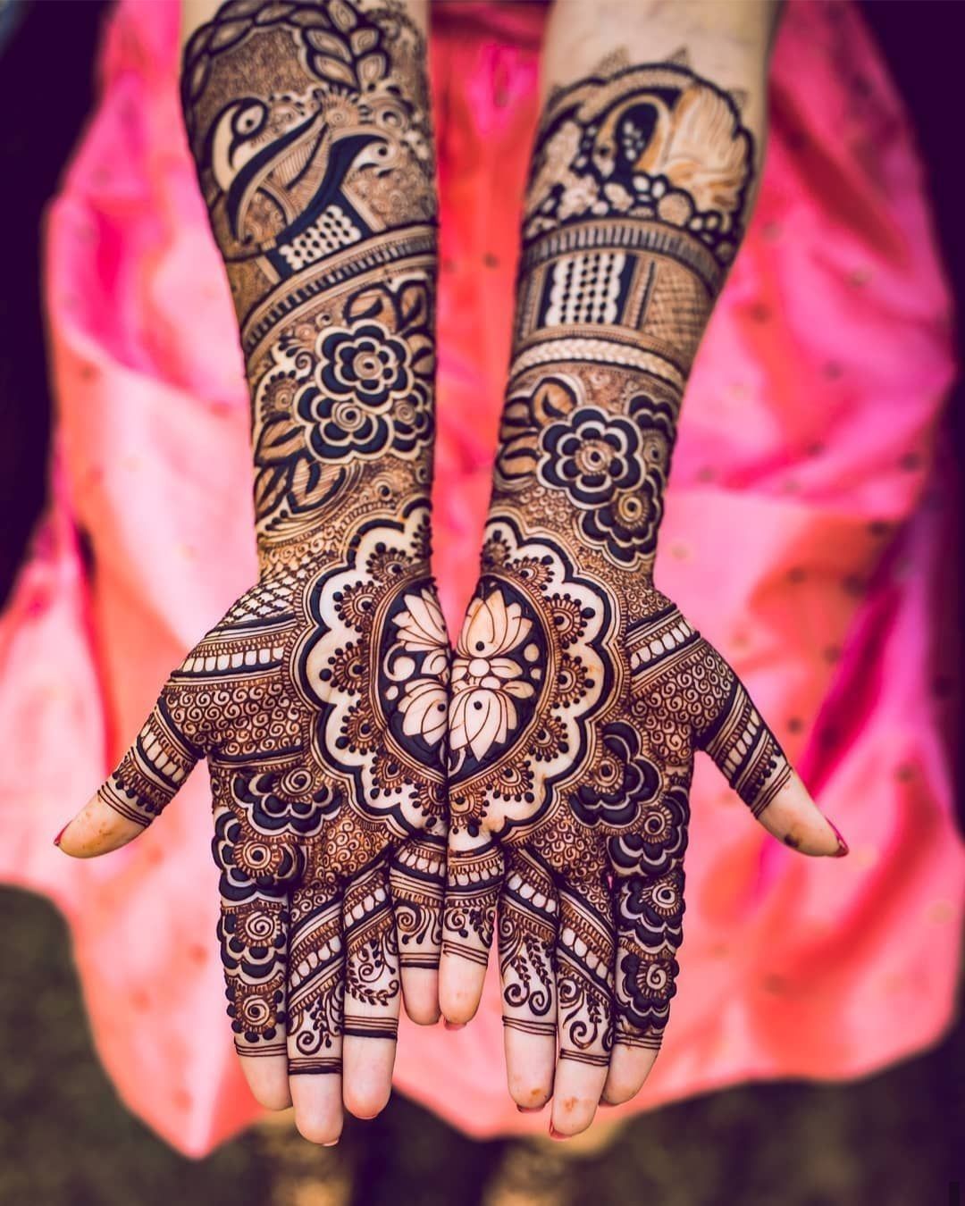 Symmetrical bridal mehendi designs