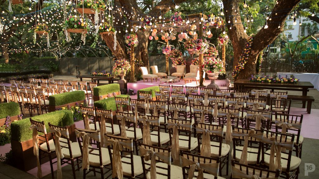 An Elegant Mumbai Wedding With Stunning Decor & A Bride Who Designed