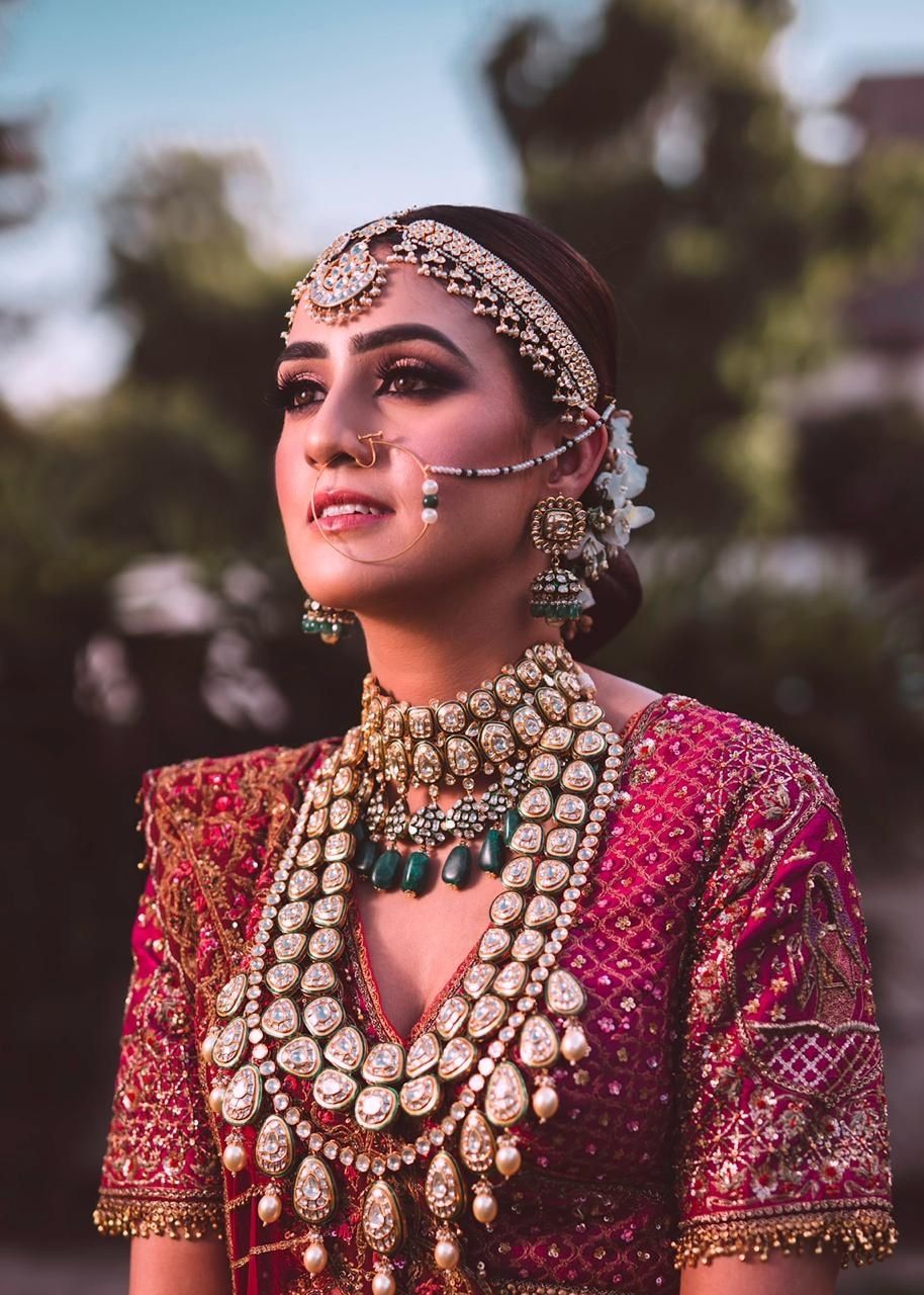 Minimal bridal nath with pearls