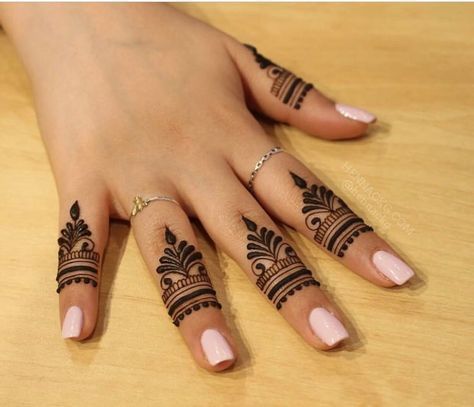 Finger mehendi designs