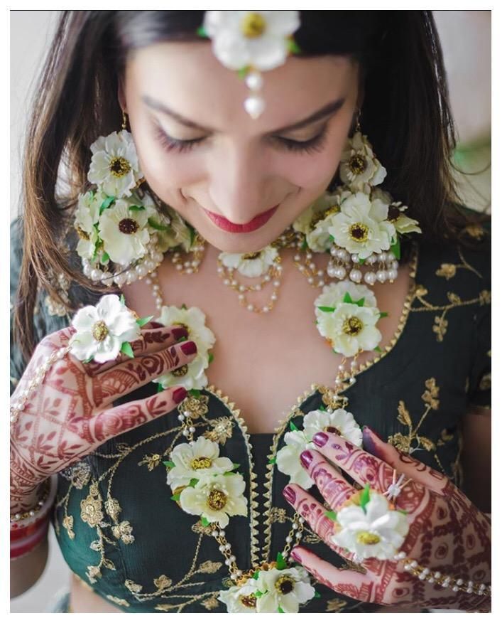 Floral jewellery