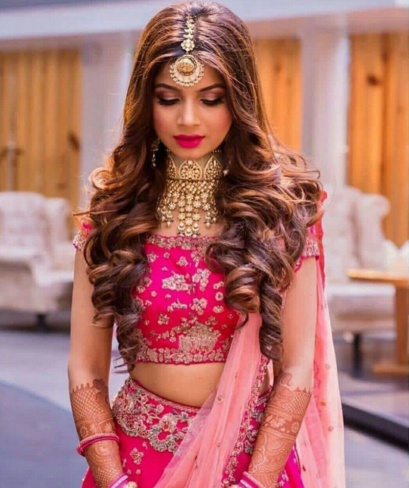 37 Lehenga curly hairstyles for indian wedding Shoulder Length