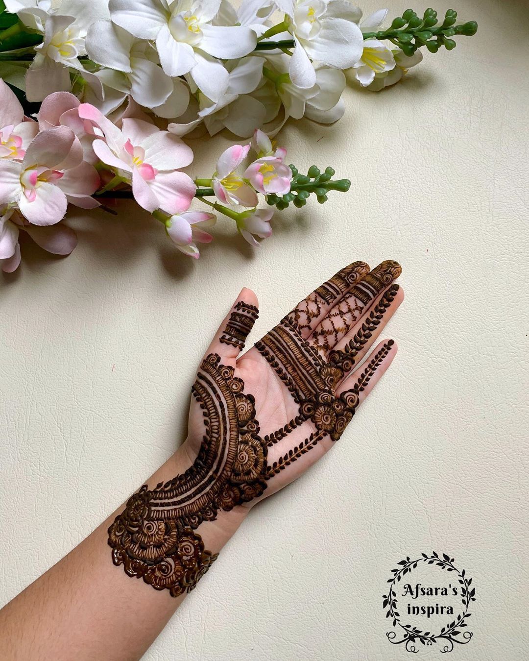 Bridesmaids mehendi design