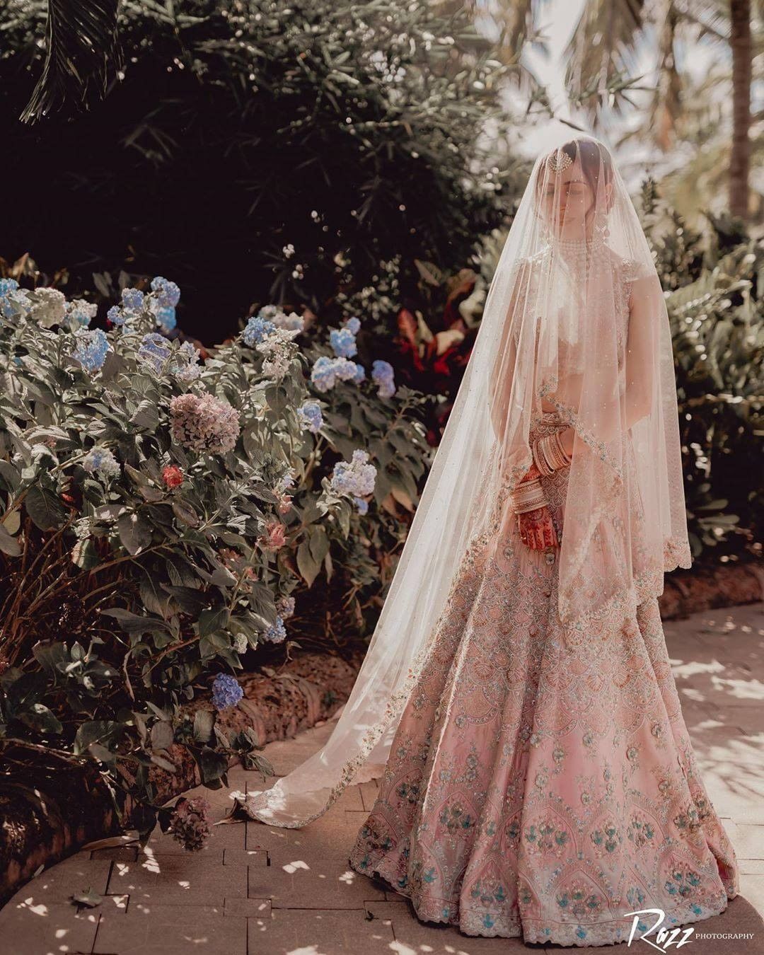 #MustHave: Intense Bridal Veil Shots For Your Wedding Album | WedMeGood