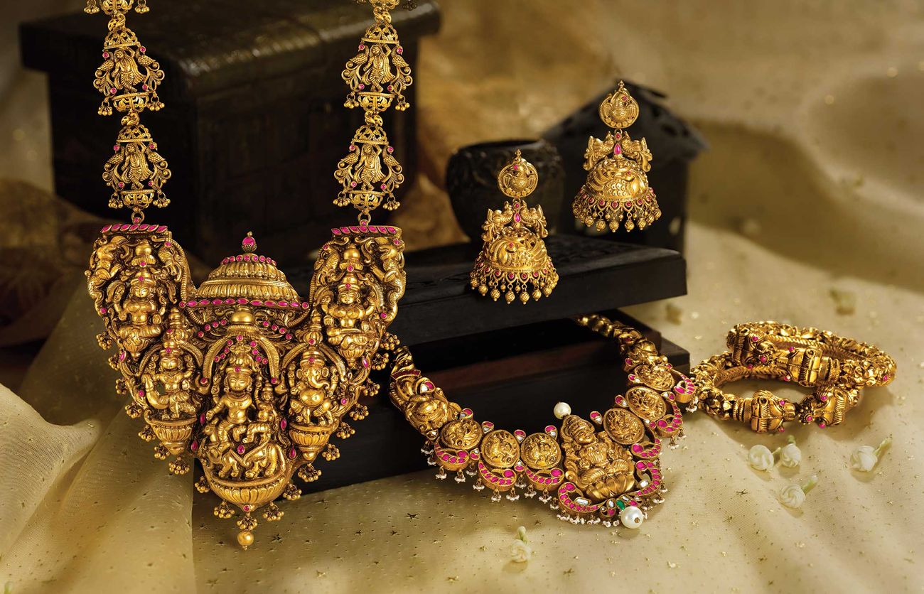 5 Temple Jewellery Pieces From Kalyan's Collection We Loved!  WedMeGood