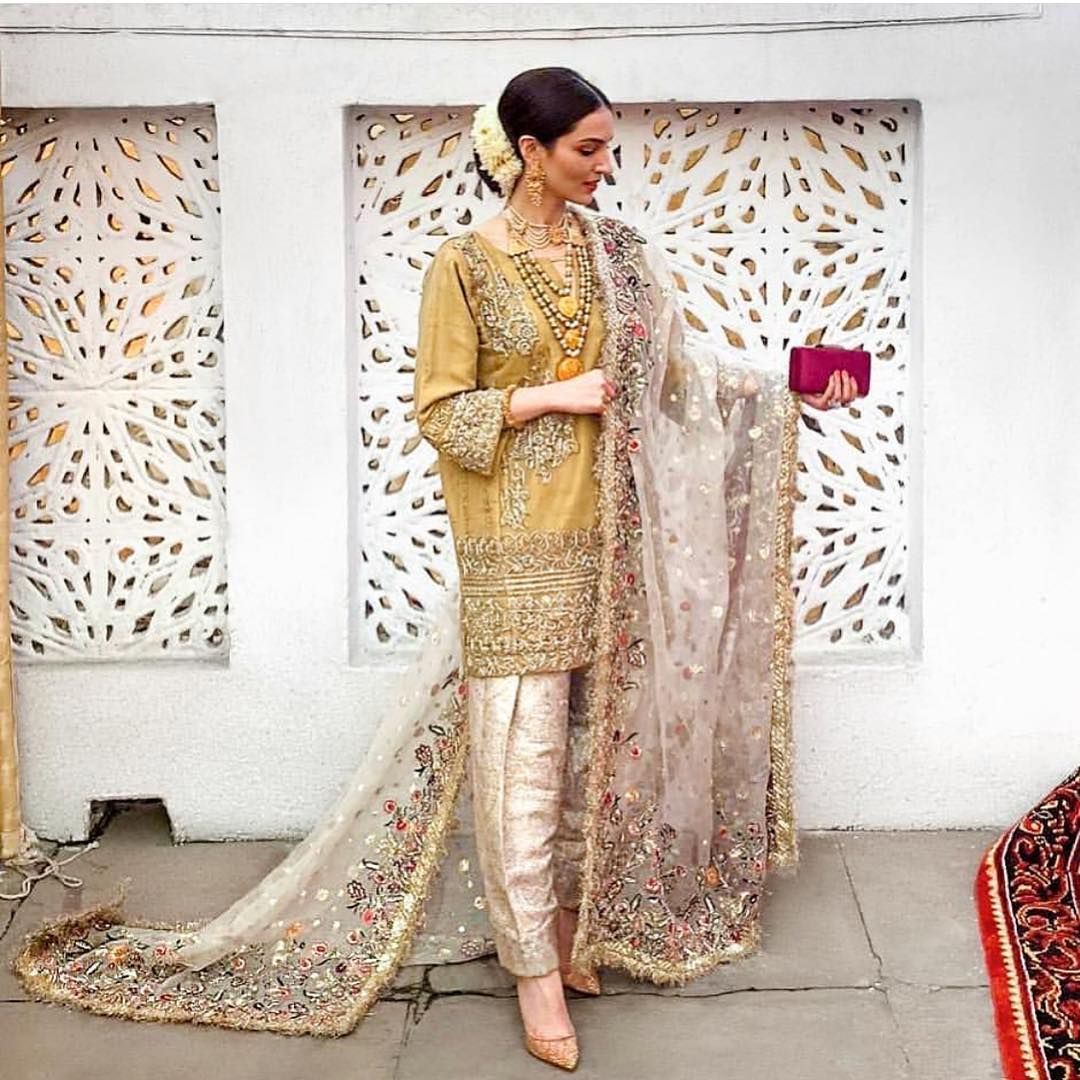 Mehndi Outfit Ideas We Can Steal From Pakistani Brides! | WedMeGood