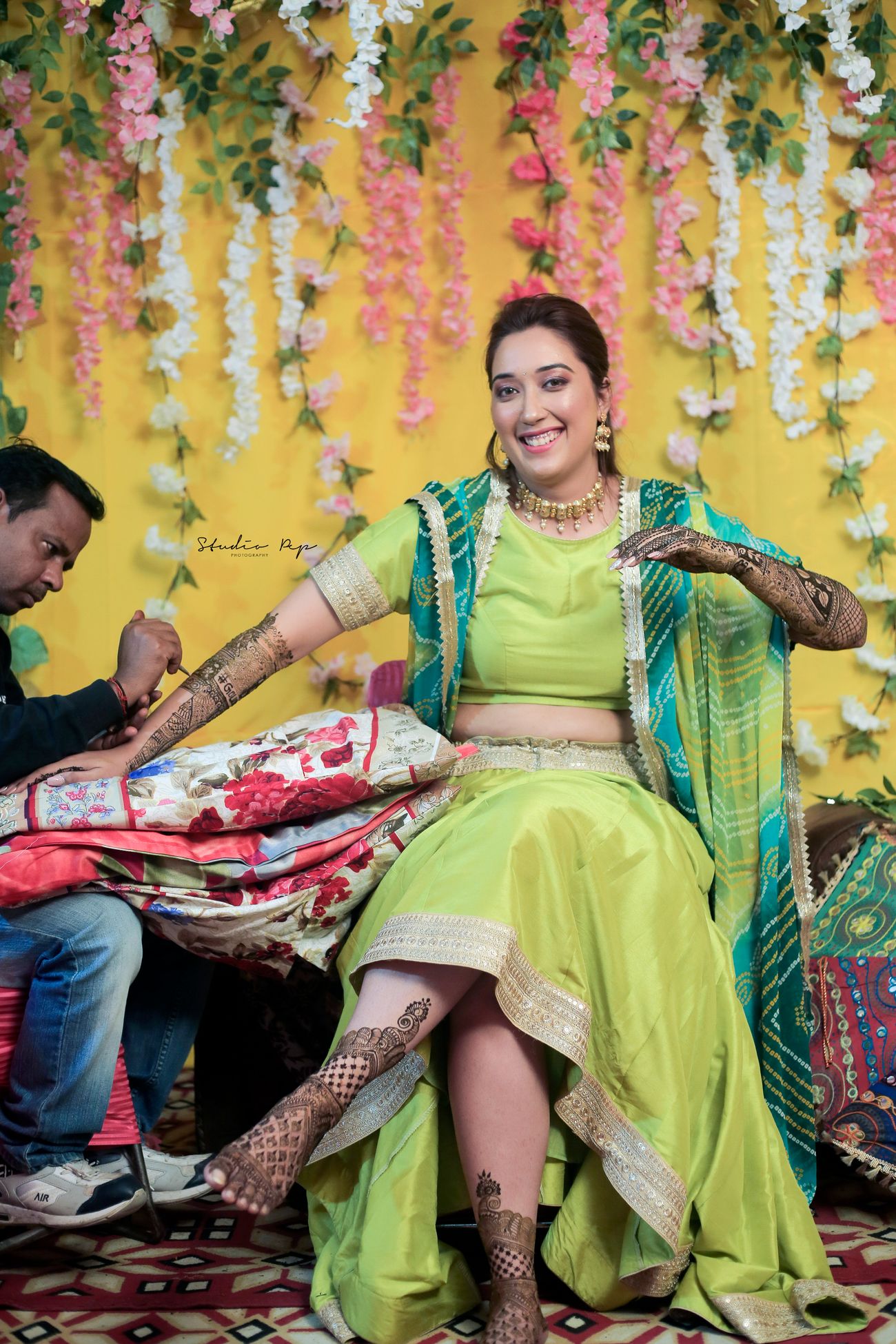 This Bride DIY-ed Her Haldi & Mehndi Ceremony, And We Tell You How ...