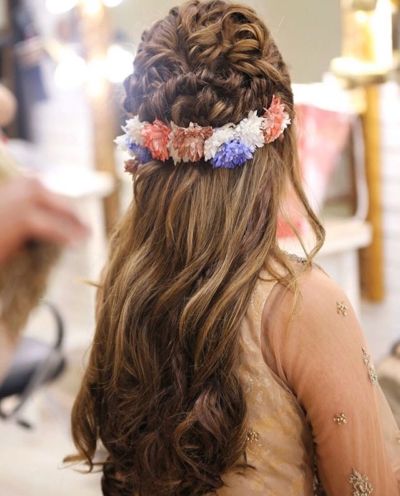 Stunning Hairstyle Inspirations From Pakistani Brides! | WedMeGood