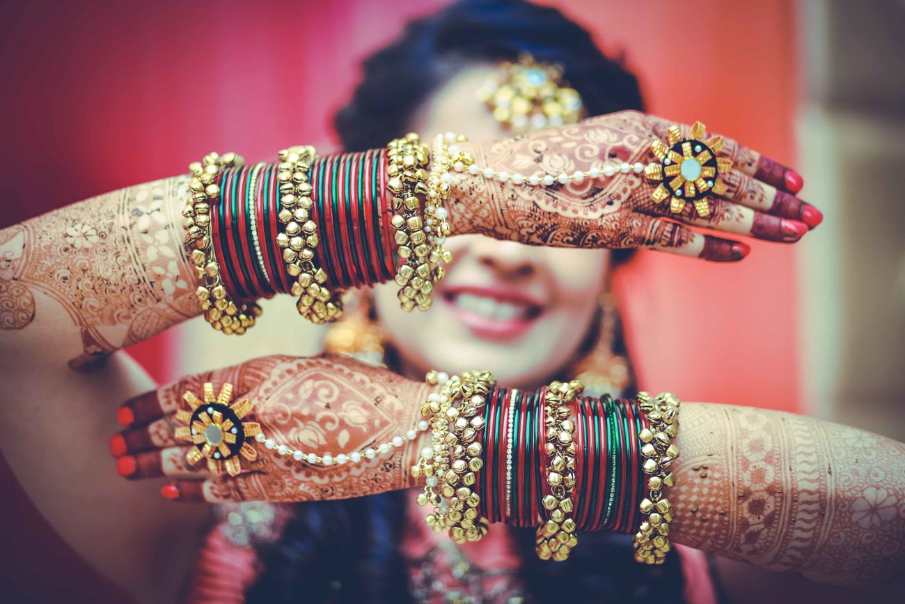 Brides Who Added A Pop Of Colour With Simple And Plain Glass Bangles