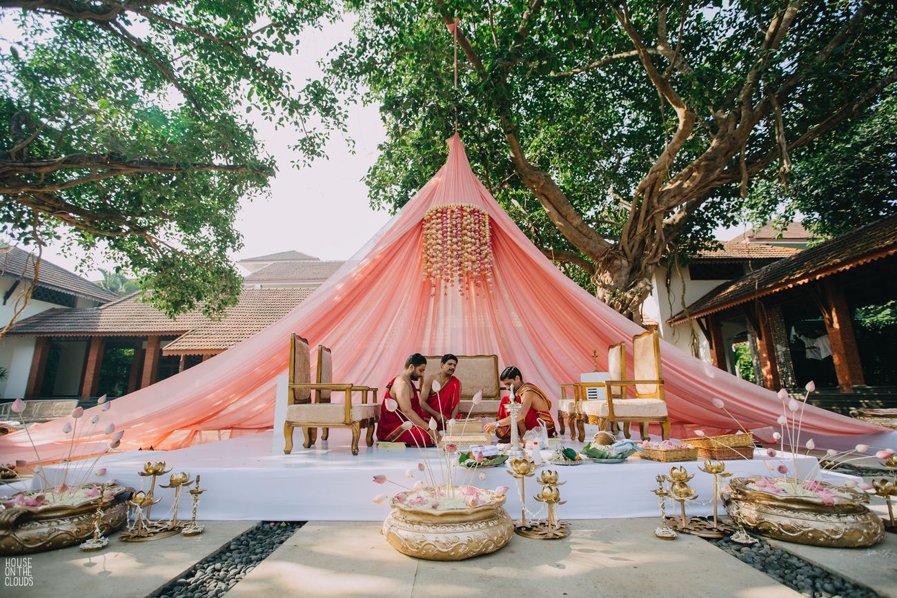 Gorgeous Goa Wedding With Stunning Kanjeevarams | WedMeGood