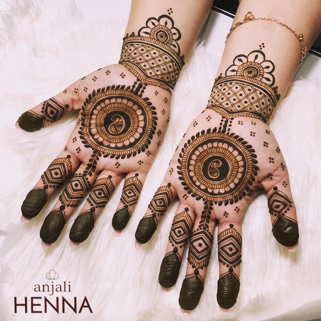  Mandala mehendi design with a paisley twist!