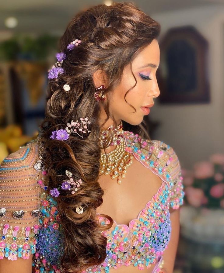 #Trending – Thick Floral Braids For Mehndi & Haldis | WedMeGood