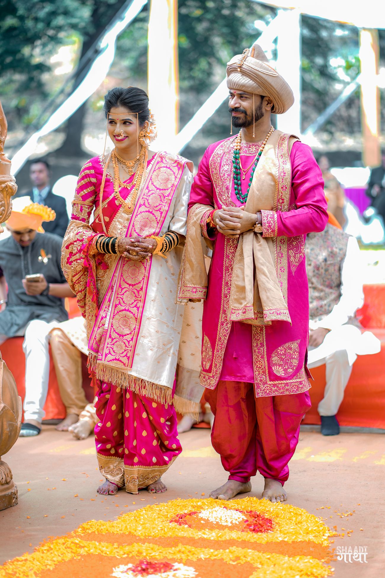 Maharashtrian Wedding Couple In Traditional Costume O 0532