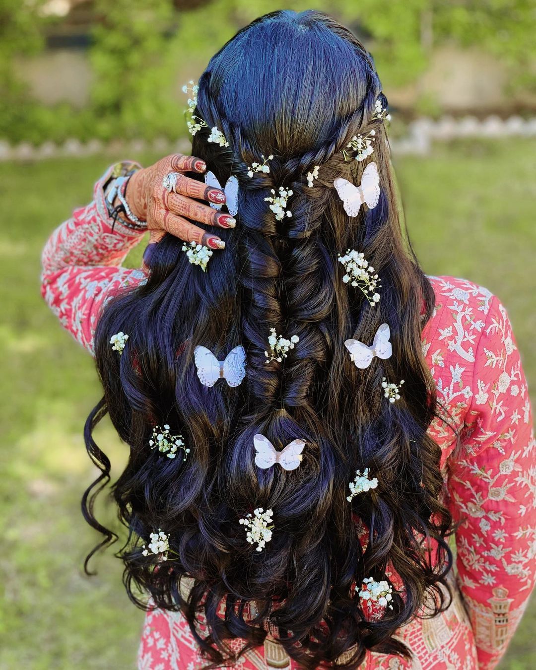 Butterflies In Hair The Newest Mehendi Hairstyle Wedmegood