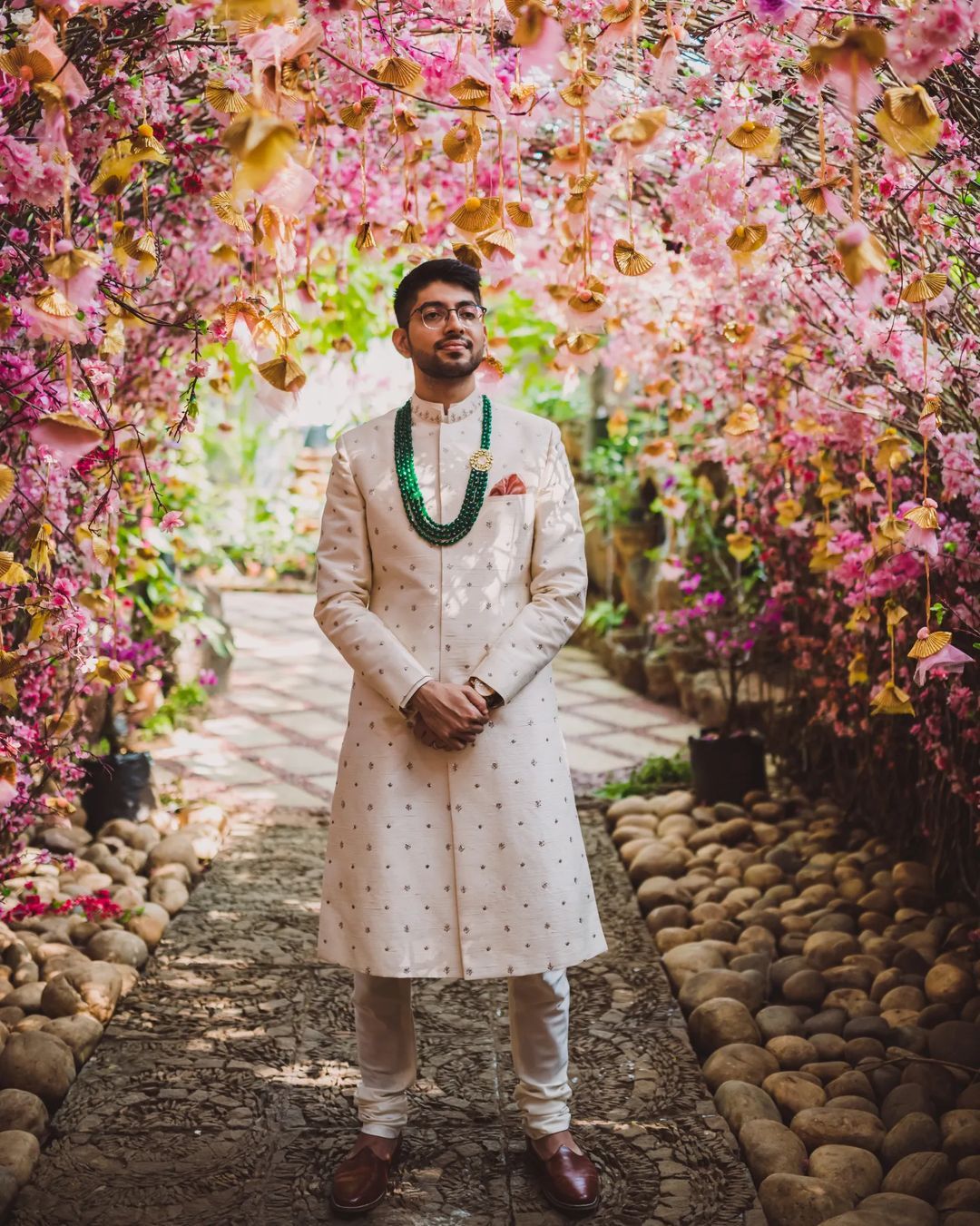 10 Ivory Sherwanis For Grooms That Exude A Modern Vibe Wedmegood 