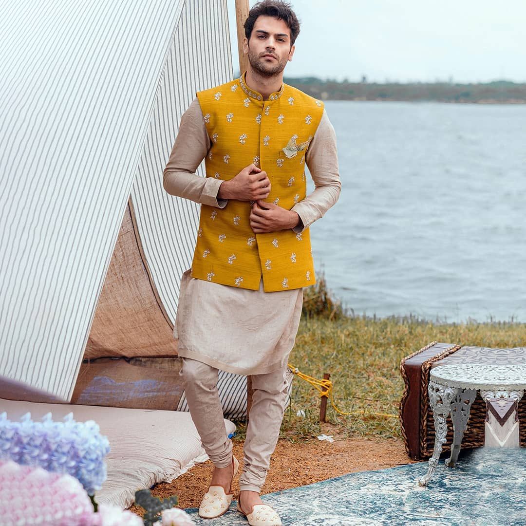 Is Mustard The New Hit Colour For Grooms? | WedMeGood