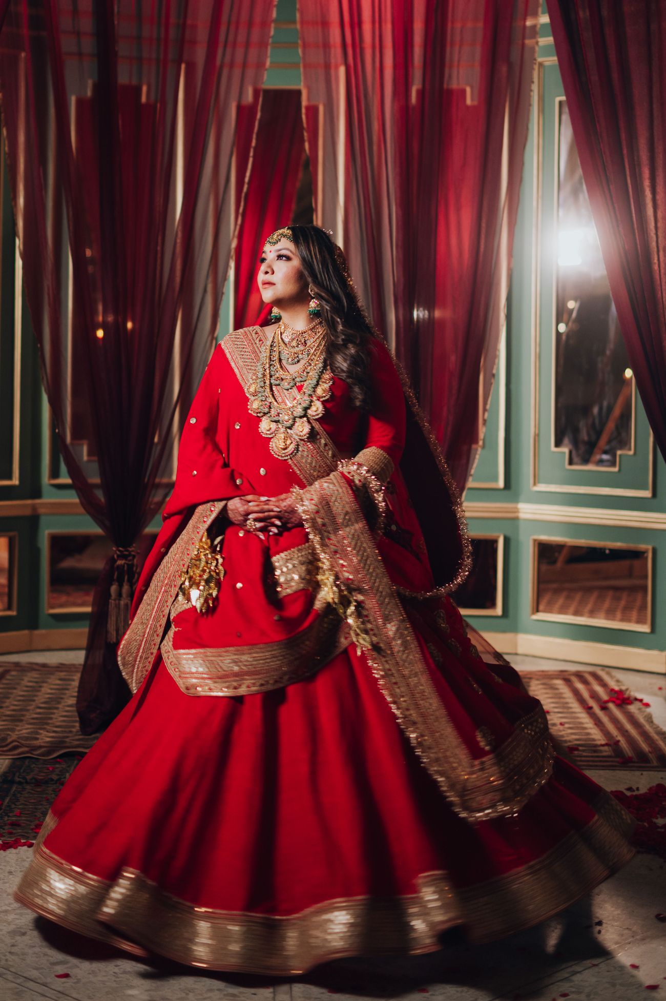 This Simple Sabyasachi Lehenga Is A Bridal Outfit Of Our 'Minimal ...